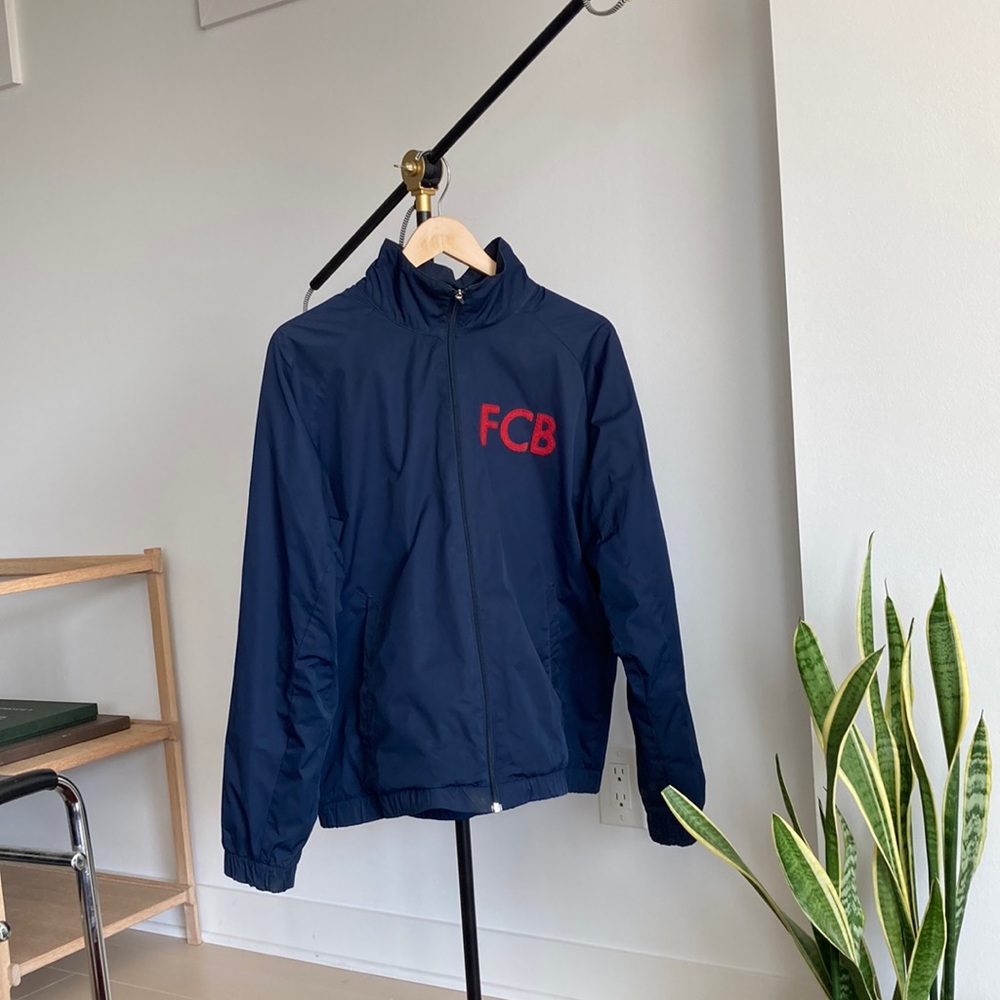 Vintage Nike 90s team football club Barcelona team jacket. Size Large